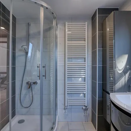 Raspberry Pool&wellness - Happy * Vransko