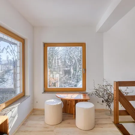 Semesterbostad Raspberry Pool&wellness - Happy *