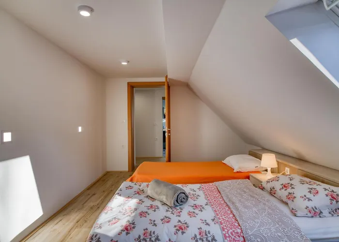 Raspberry Pool&wellness - Happy